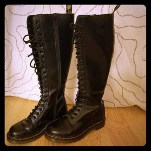 20 eyelet Dr. Martens size 6